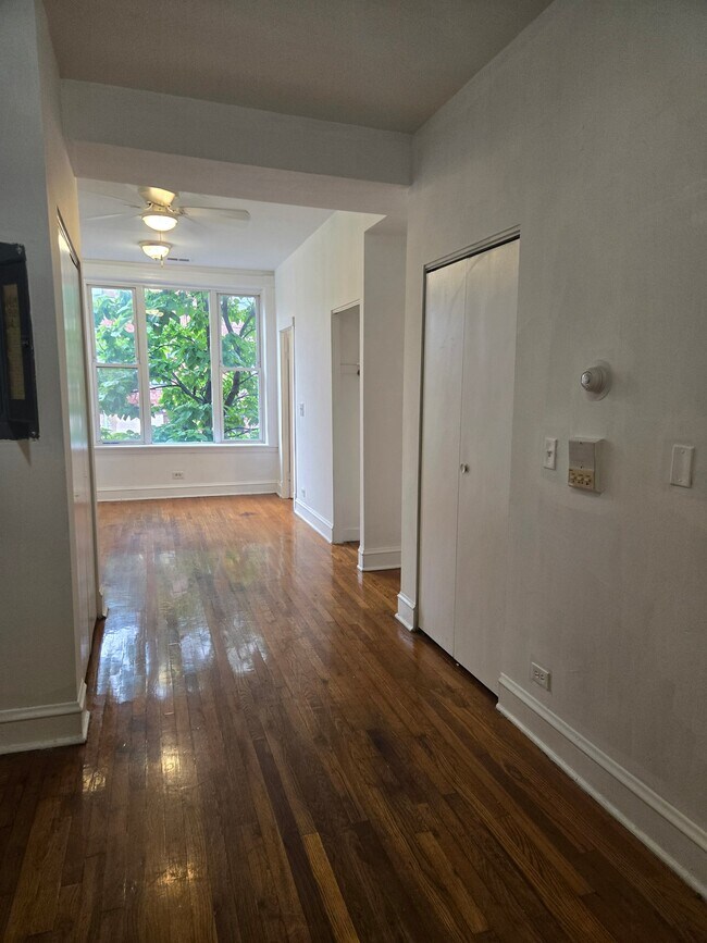Photo - 2238 W 21st St Unit 2Front
