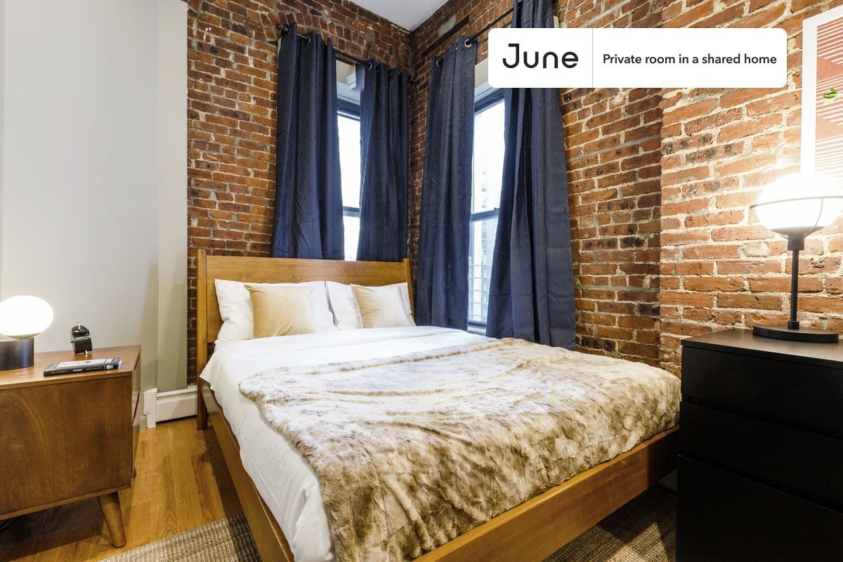 Private bedroom in 4 bed/4 bath Home - Private bedroom in 4 bed/4 bath Home