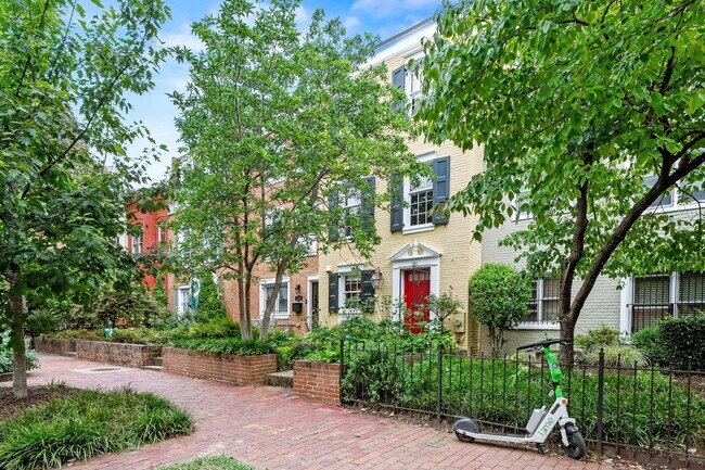 Photo - 750 9th St SE