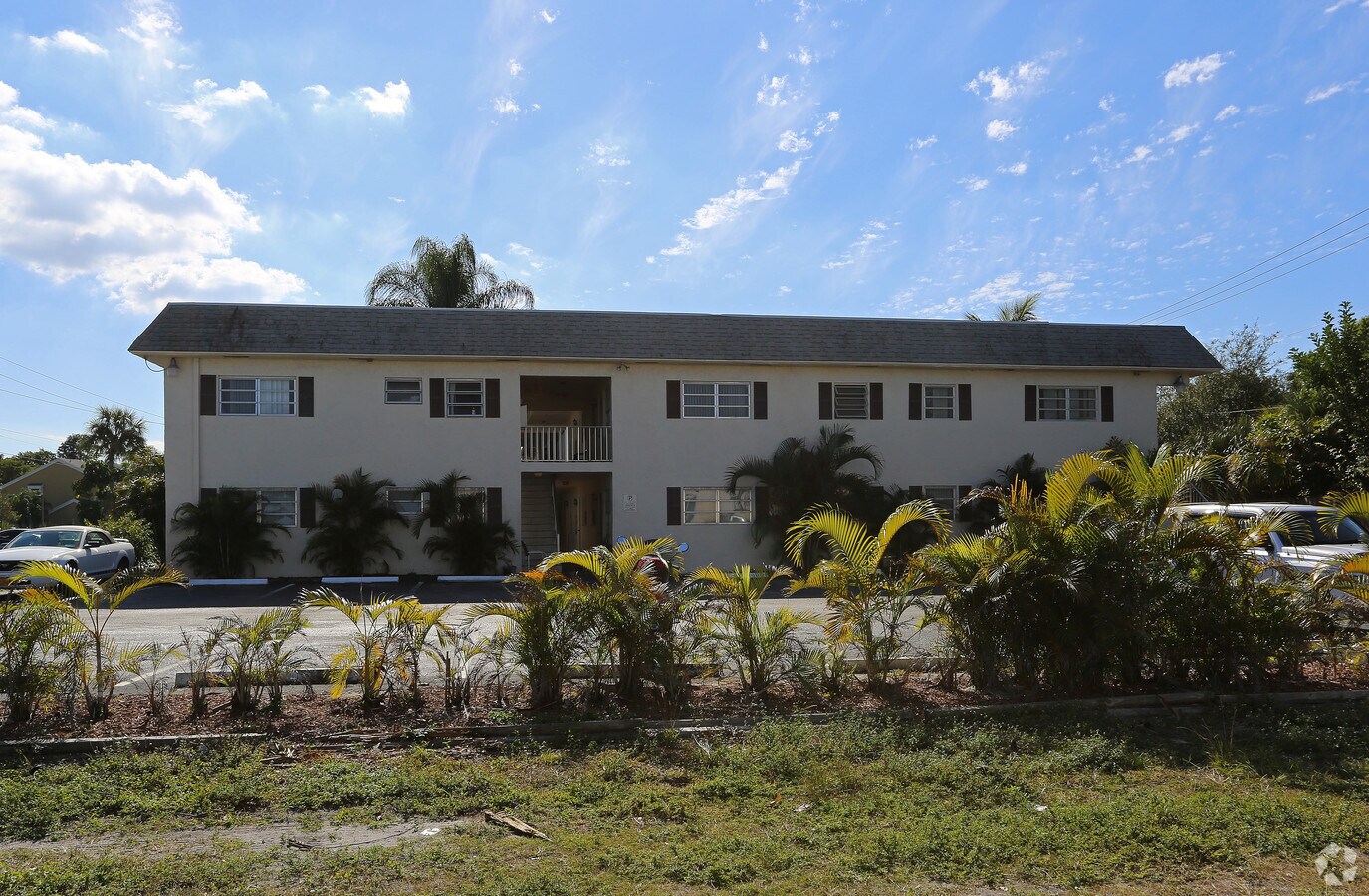 Palomar Apartments - Palomar Apartments