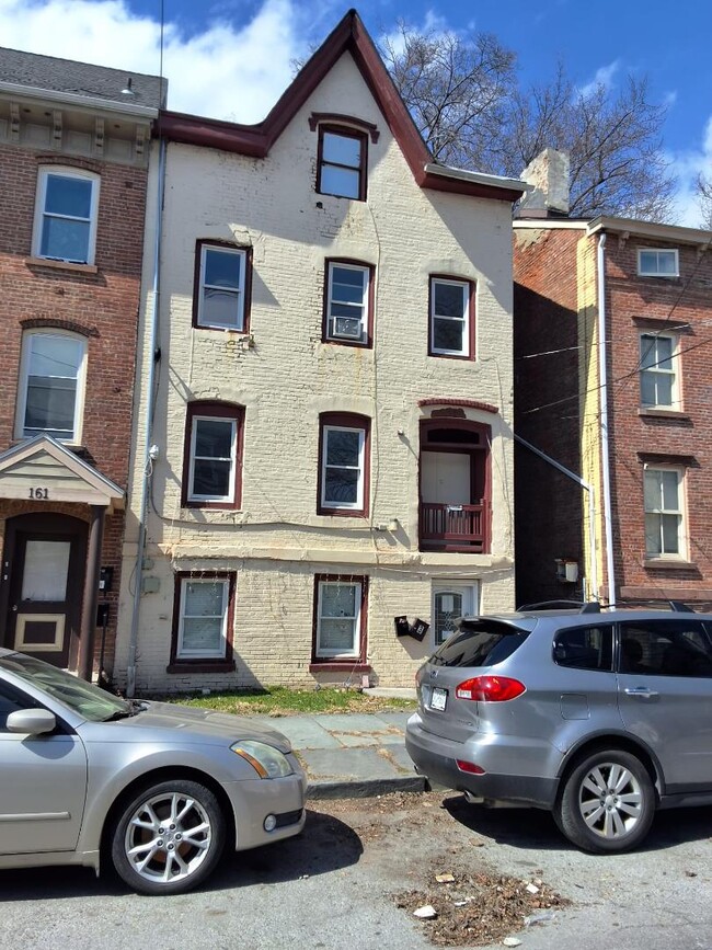 Building Photo - 163 Chambers St Rental