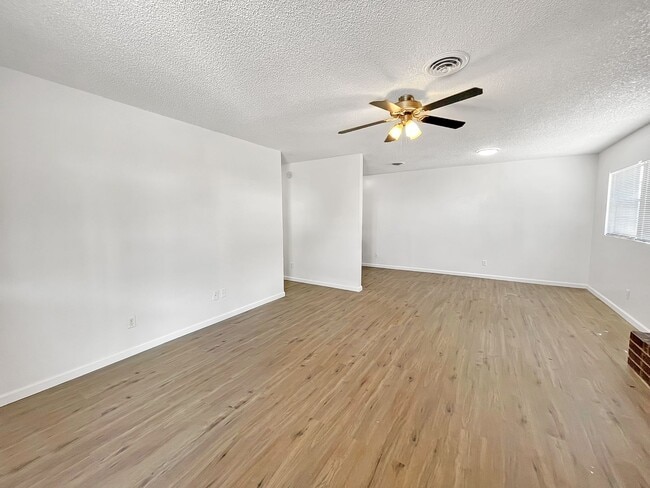 Photo - 4125-4131 North Grimes Street Unit 4127