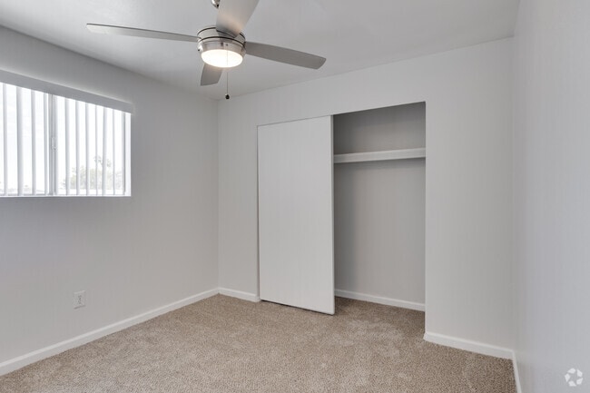 2BR, 1BA - 789SF