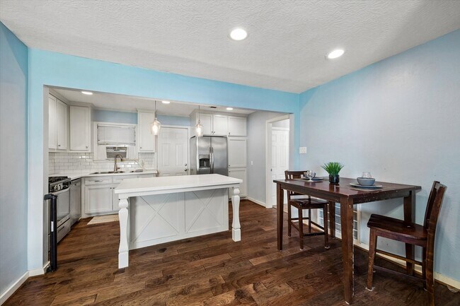 Photo - 1517 Wayside Dr