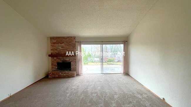 Photo - Nice 4 bedroom 2 bath Single family home in great neighborhood!