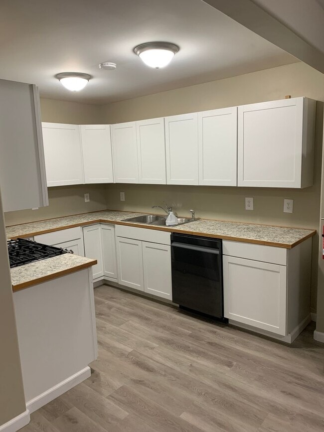 Building Photo - 1568 N Williwaw Way Unit #2