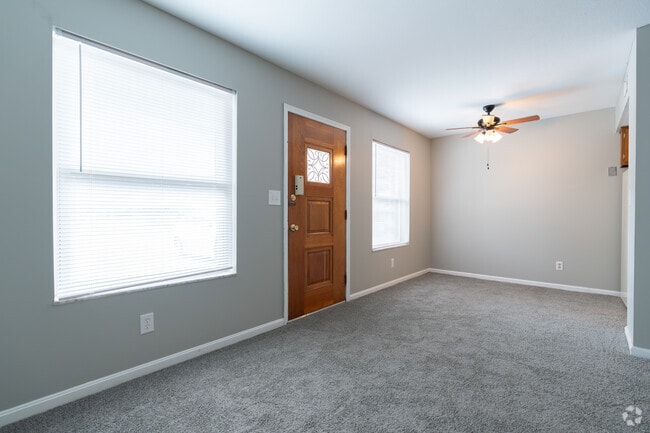 1BR, 1BA - 700SF - Dining Room