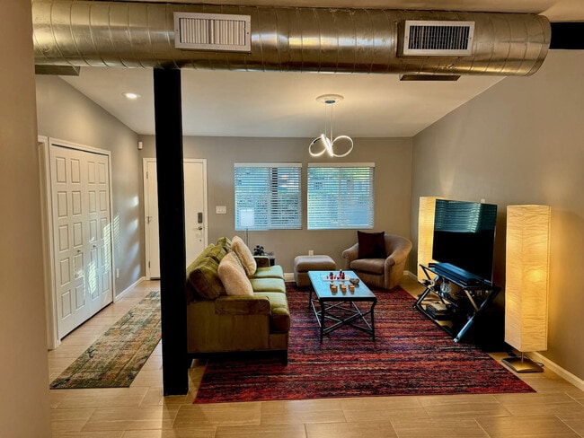 Photo - 1510 E Whitton Ave Unit ID1309645P