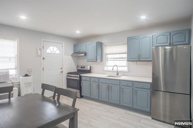 Photo - 94 Liberty St