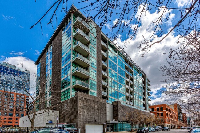 Building Photo - 225 S Sangamon St Unit 711 Rental