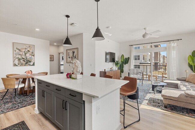 Photo - 1301 Leah Ave Unidad SI FL1-ID1499095P