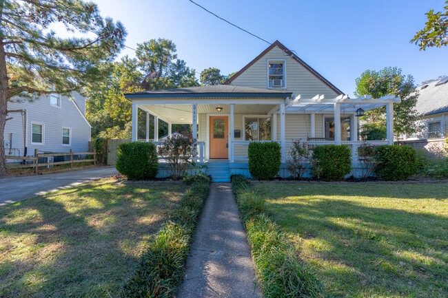 Photo - 7805 Ruthven Rd House