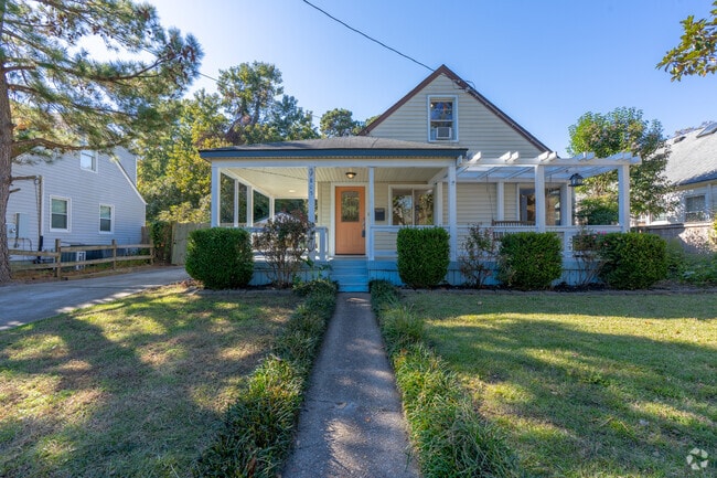 Building Photo - 7805 Ruthven Rd Rental