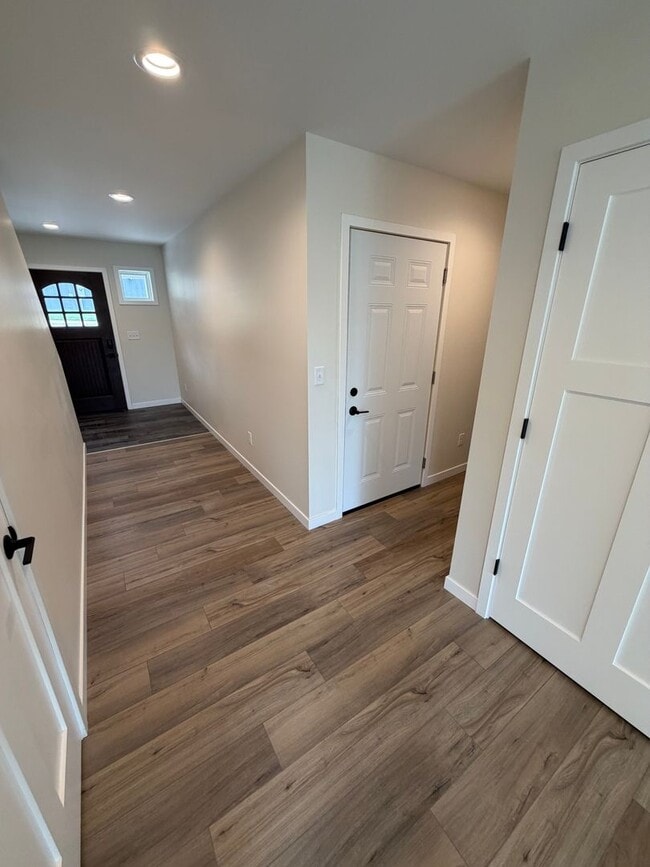 Photo - Available Now Brand New Build 3 Bed 2.5 Bathrooms