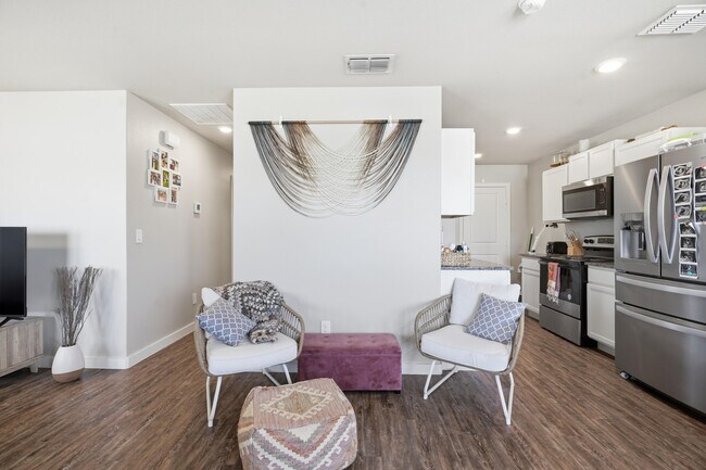 Photo - 1605 135th St