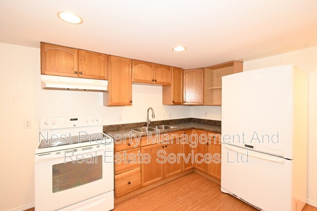 Building Photo - 2180 Victoria St