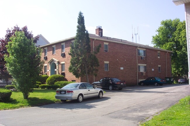 Photo - 957 Monroe Ave