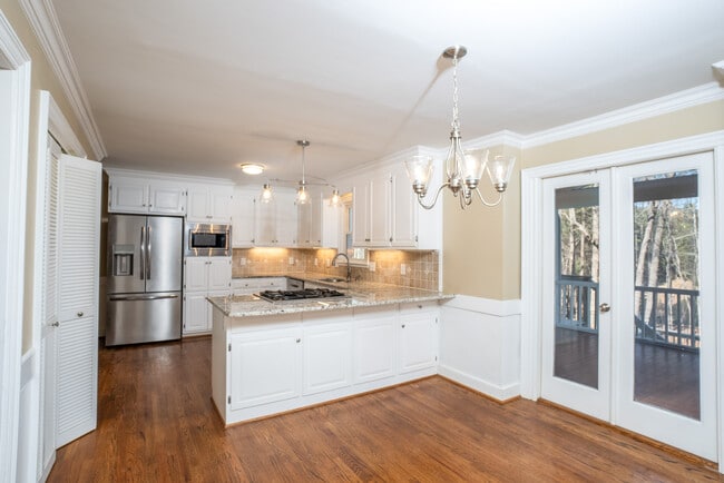 Photo - 716 Lanham Pl