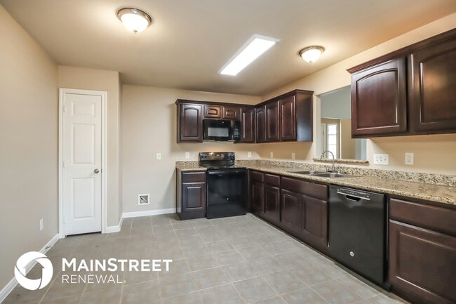 Photo - 308 Broken Pine Ct