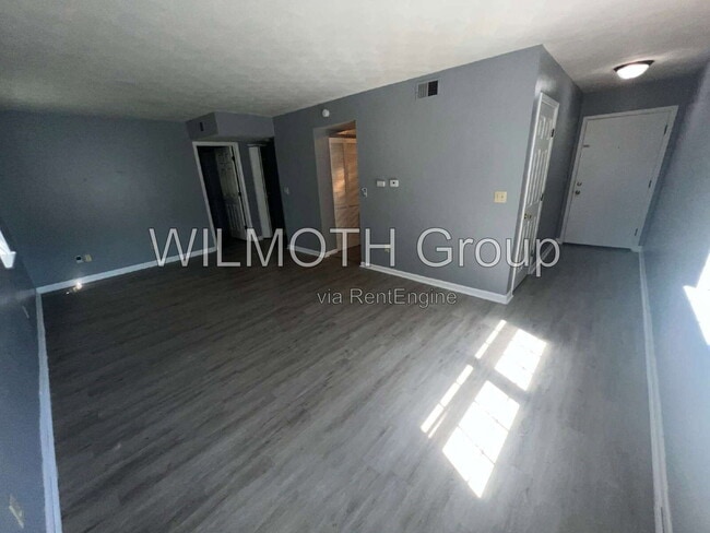 Photo - 1310 Millerwood Dr Unit 3
