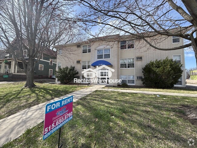 Building Photo - 1334 32nd St Rental