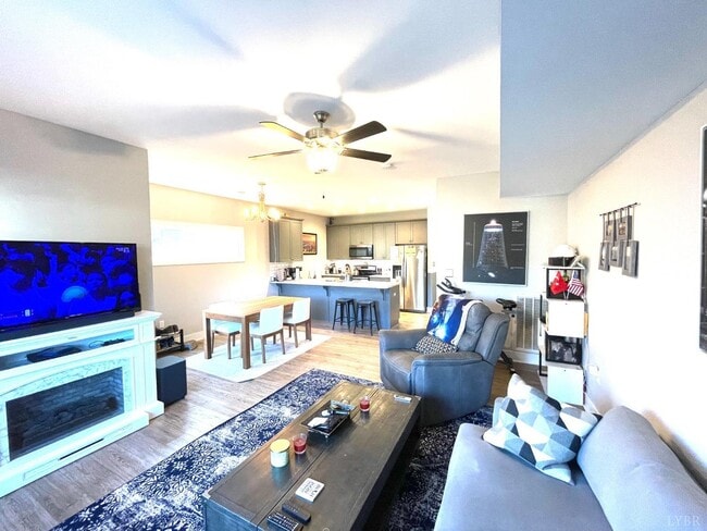 Photo - 3046 Fulton St