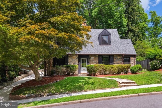 Photo - 1623 Jonquil St NW