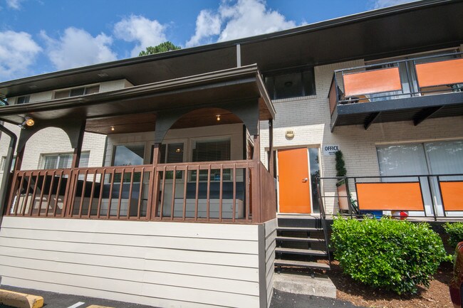 Photo - Buckhead Plaza