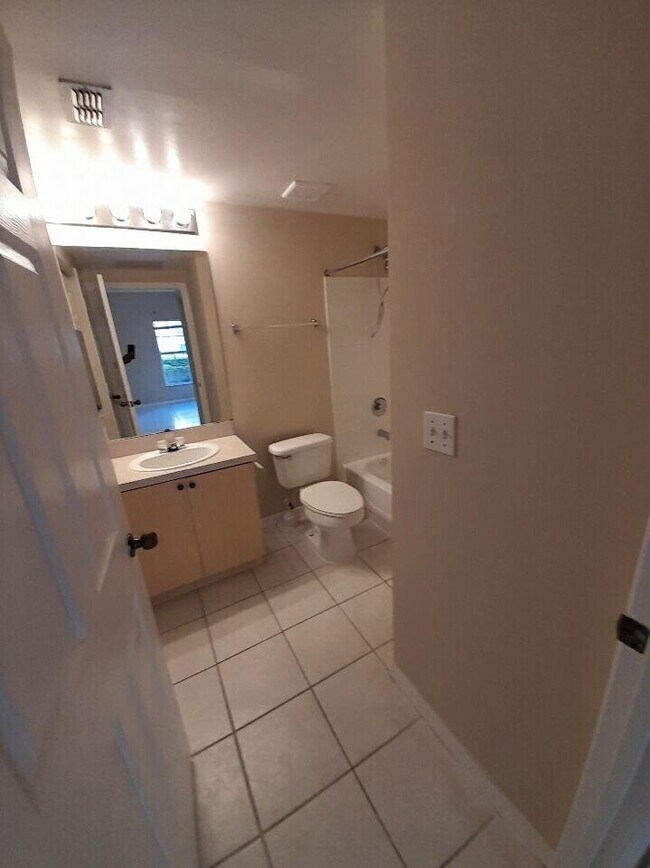 Photo - 10336 Fox Trail Rd S Unidad 1306