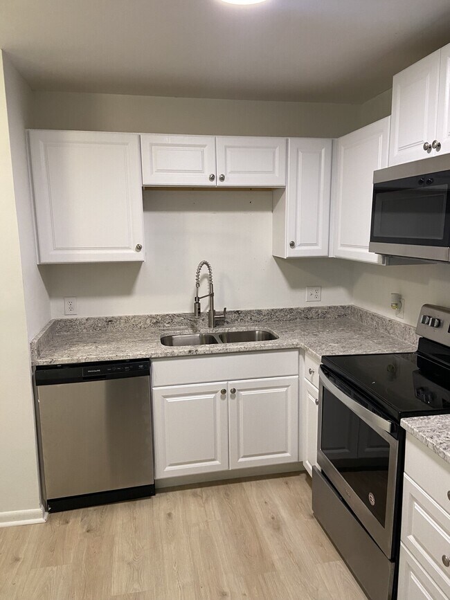 4012 Greenleaf Condo Unit B Condo for Rent in Raleigh, NC