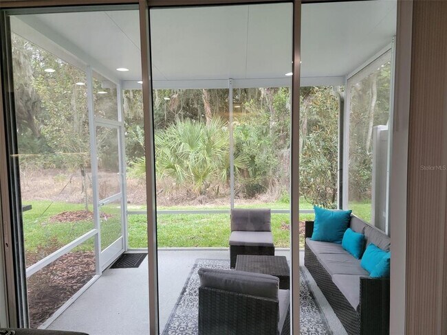 Photo - 10549 Oakside Dr