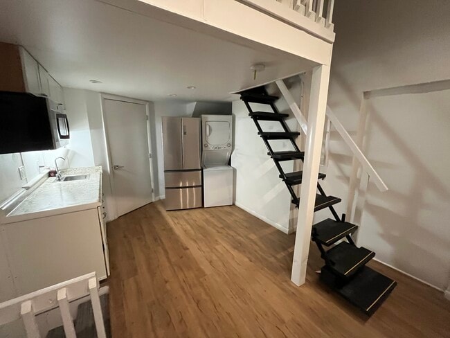 Photo - 1001 SE 2nd Ct