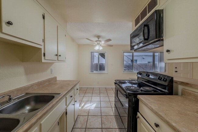 Photo - CORONADO Apartamento Unidad 1711 Coronado #2