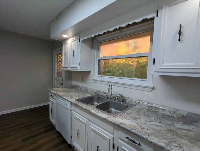 Photo - 4669 Cary Ln