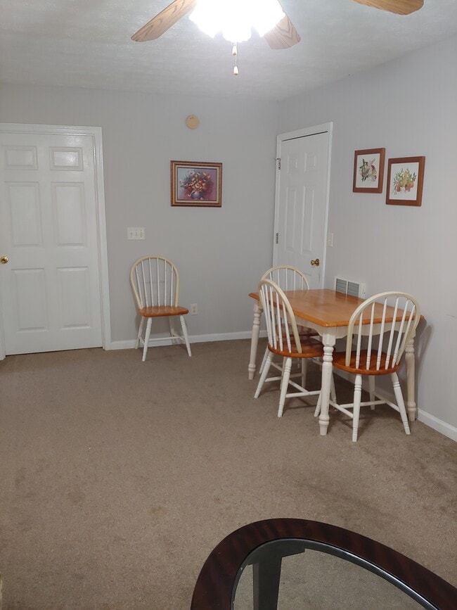 Photo - 490 Old Highway 81