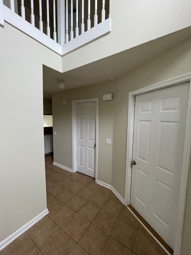 Photo - 125 Winthrope Ln