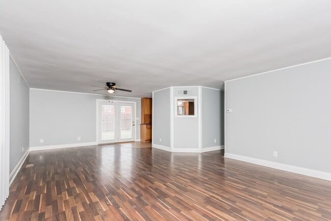 Photo - 403 Brownstone Dr