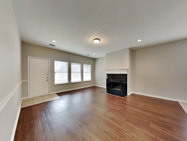 Photo - 2208 Rodney Ln