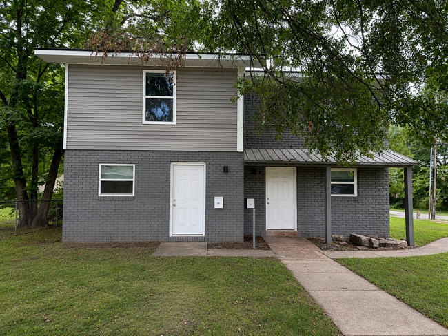 Building Photo - SOUTH 13TH ST. DUPLEX Unit 209 S. 13TH ST.