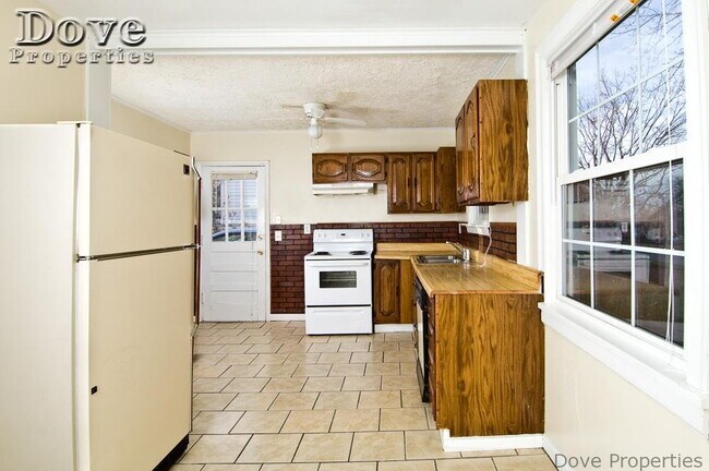 Photo - Coming Soon: 2BR, 1BA duplex (Do not apply without speaking with us first.) Unit A