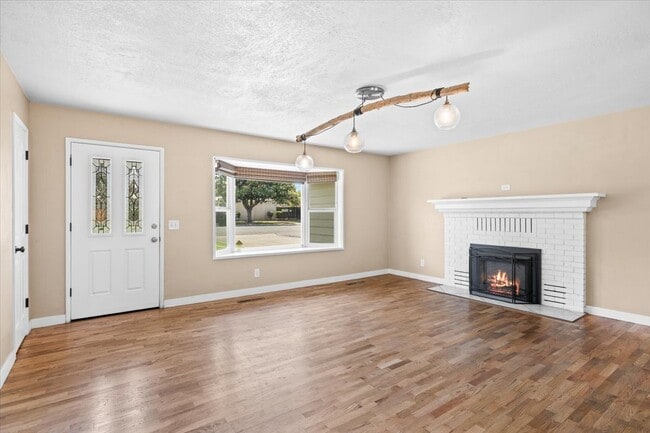 Photo - 1461 Johnson St