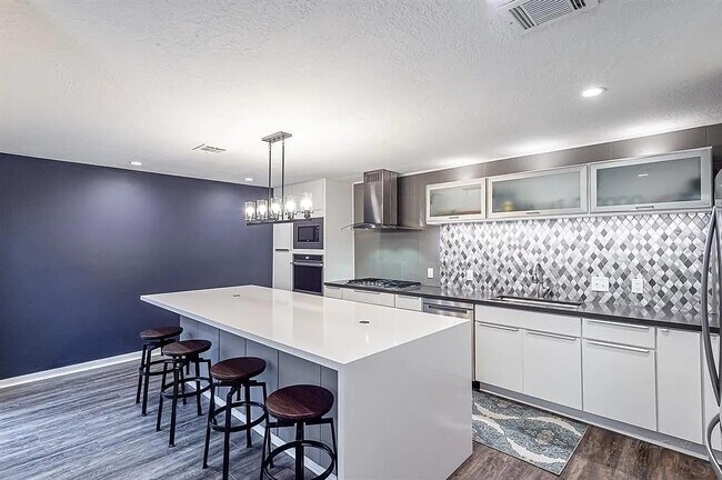 Photo - 14427 Briarhills Pkwy
