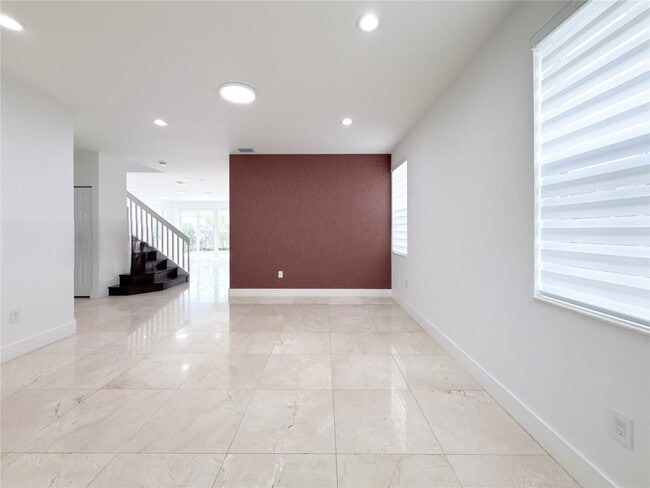 Photo - 10423 NW 70th Ln