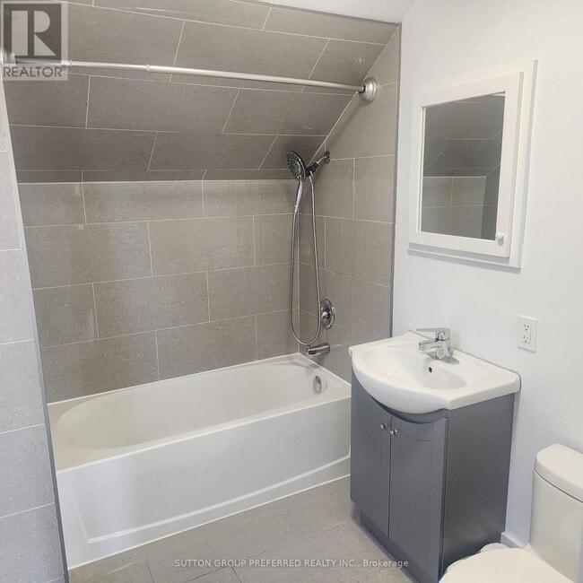 Photo - 312 Wharncliffe Rd S