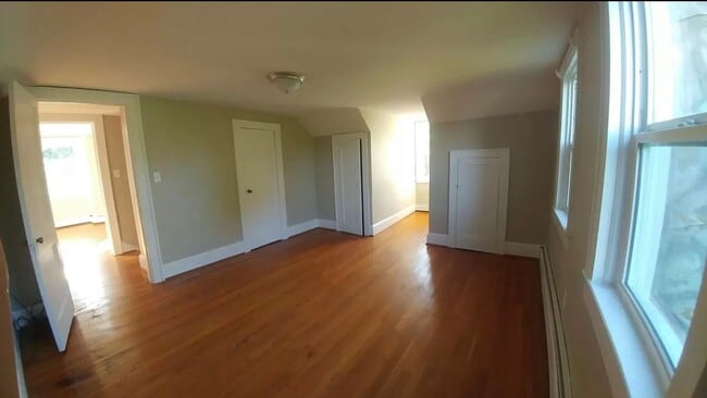 Photo - 3 bedroom 2 bath prime location!