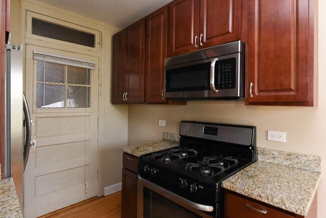 Photo - 2105 W Ainslie St Unit E3