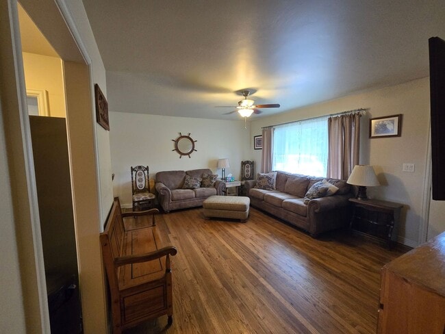 296 Mesa Dr