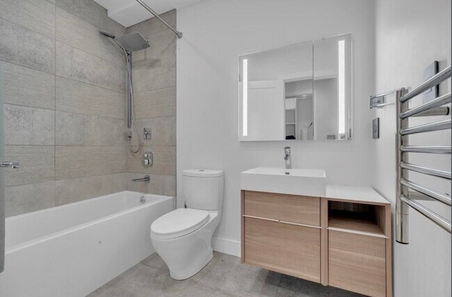 Photo - 708 E 6th St Unit 1