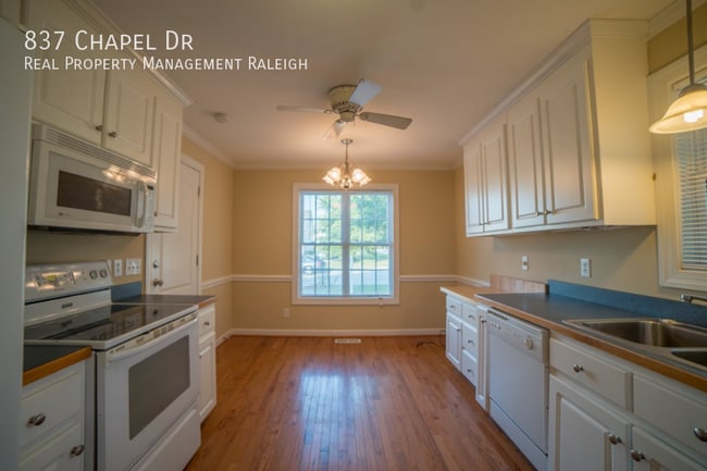 Photo - 837 Chapel Dr