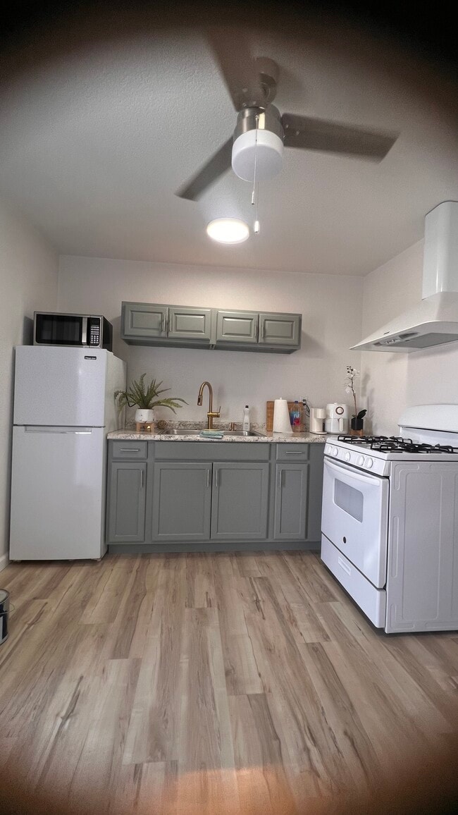 Photo - 558 S 2nd St Unidad Apartment 15